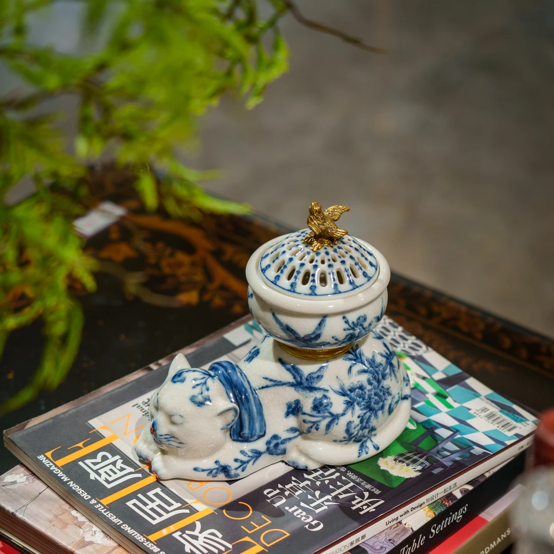 DR-卡斯特兰复古中式手绘香炉彩绘猫咪家居C6122