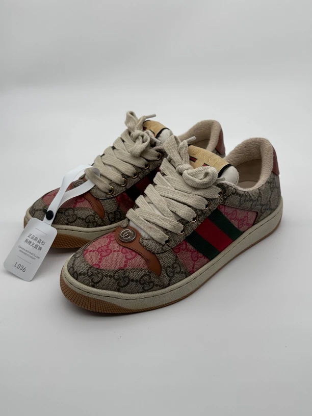GUCCI/古驰99新/35.5码乌米色粉色拼接老花时尚板鞋兔年限定/l036