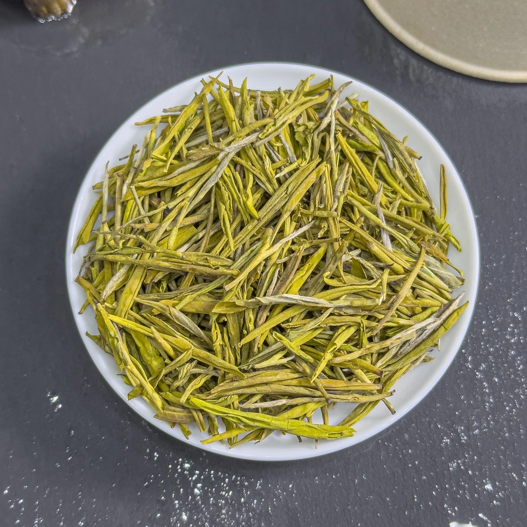 【小王推荐】2024新茶绿茶鲜爽高山豆香黄金芽毛峰茶叶