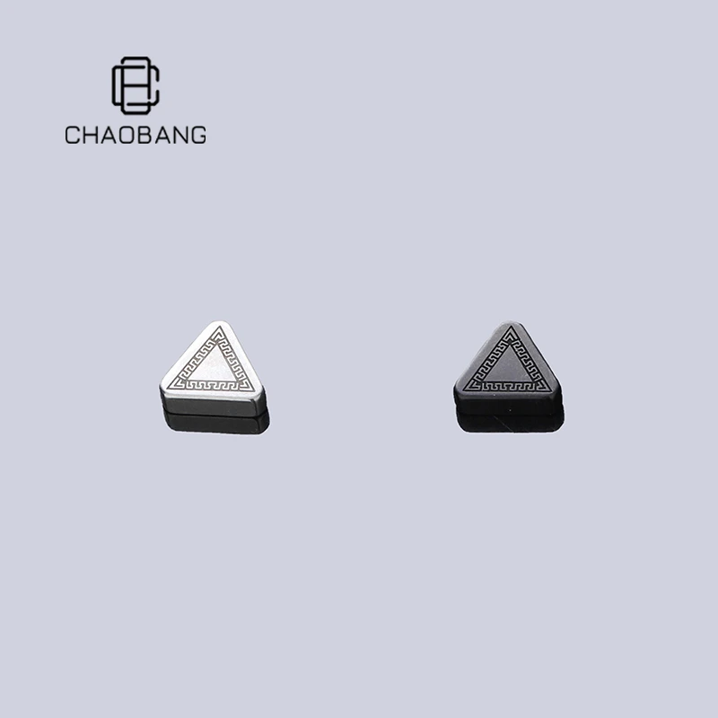 chaobang/潮邦 铜合金耳饰 暗纹三角形磁吸耳夹男无耳洞个性耳饰