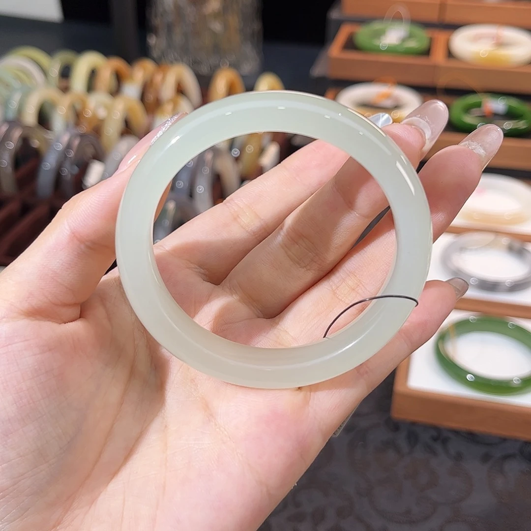 和田玉手镯未镶嵌荧光果冻高冰浅晴