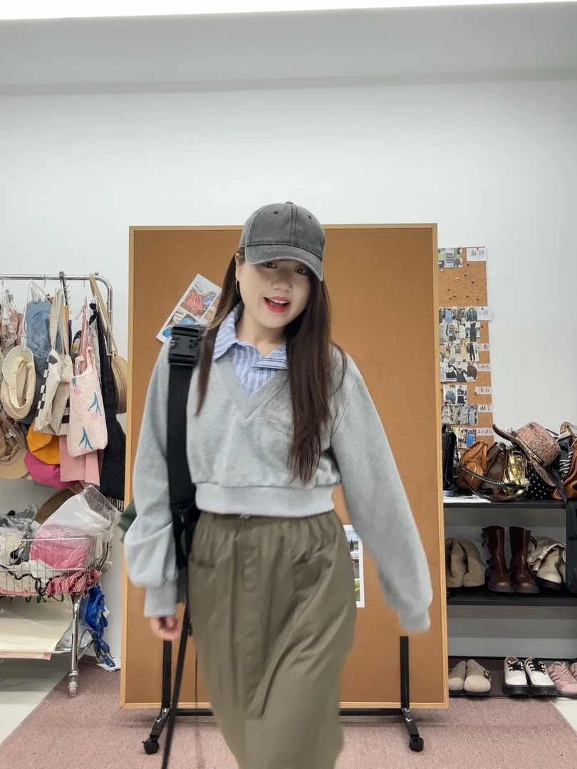 米米子 定制假两件拼接衬衫卫衣灰Polo领短款秋季新款显瘦时尚女