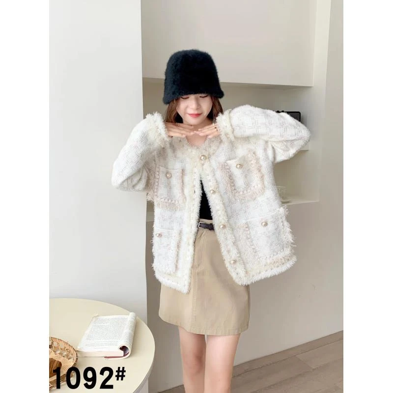 【王哥精选】2024年新款显瘦气质网红白色洋气女装小香风-1092