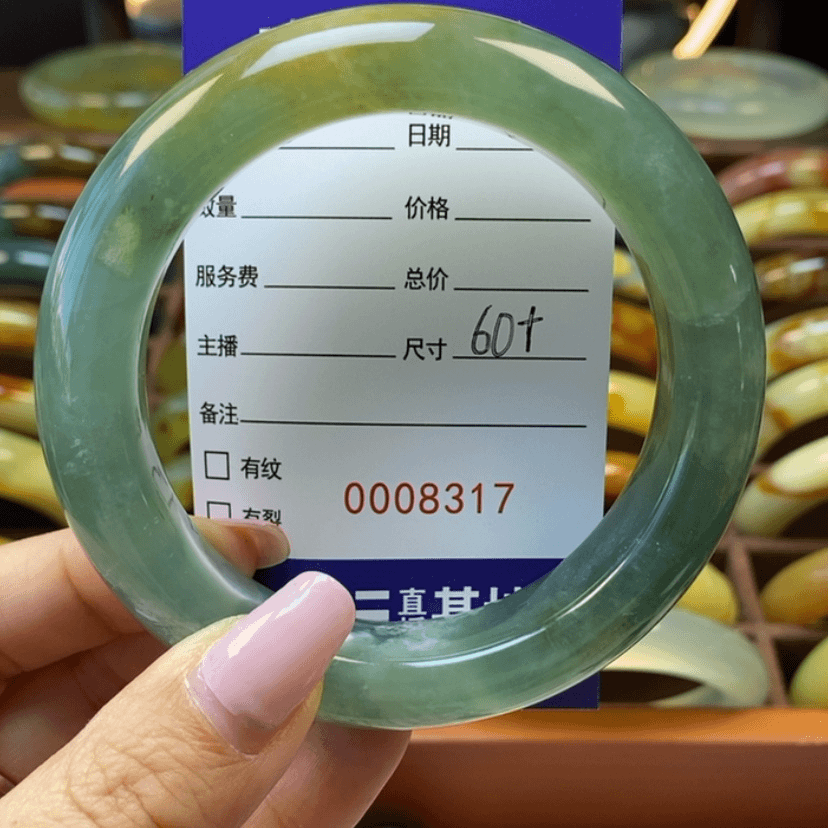 【闪购商品】岫玉手镯未镶嵌哈*笑