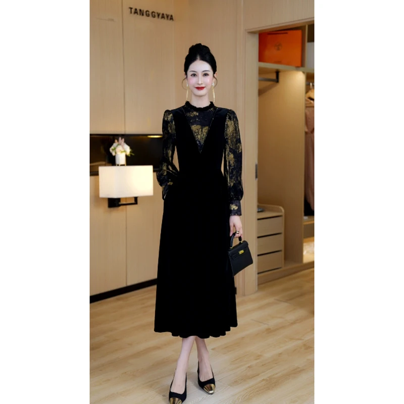 七彩祥云 2024年秋季新款收腰显瘦长袖黑金色丝绒中长连衣裙女