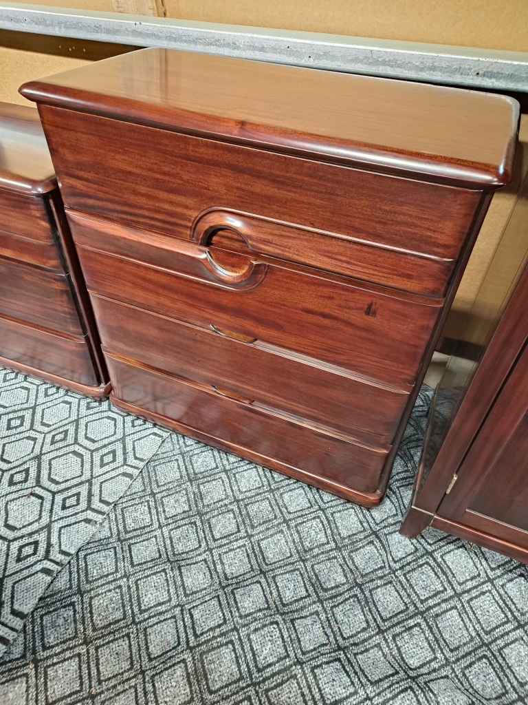 美琦临南洋金檀木四斗柜