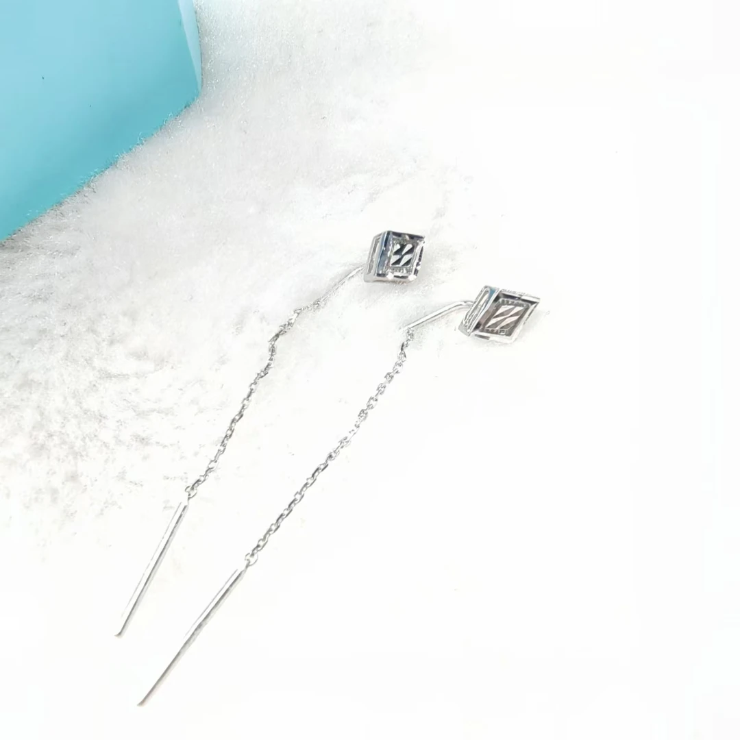 PT950铂金耳饰 七字钩 菱形切面车花铂金耳线 约6cm