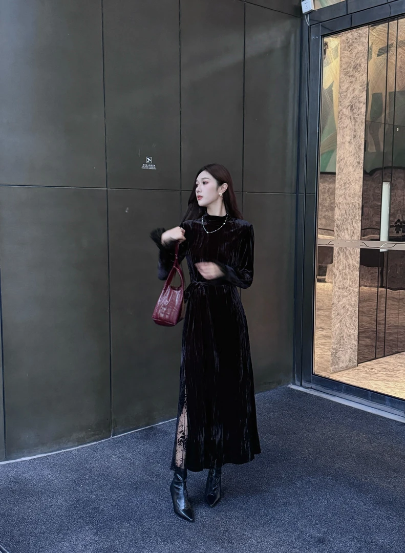 【晗晗】2024秋季装纹理感丝绒长裙收腰显瘦气质连衣裙—230371