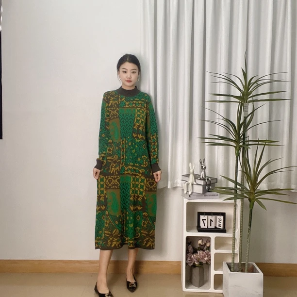 856 双花秋冬新款 高定轻奢大码百搭简约气质显瘦连衣裙