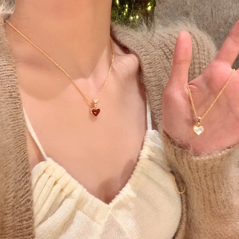 铜合金项链 冬日浪漫新年红爱心滴油上面戴项链女轻奢毛衣链颈链