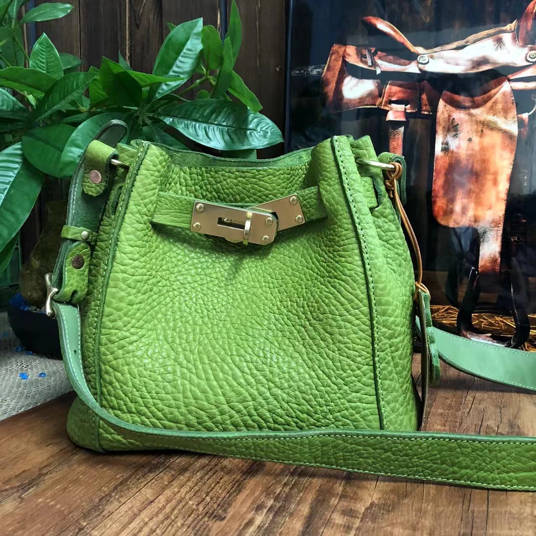 【古道】头层牛皮百搭女士斜跨包休闲单肩包高级感水桶包DG523