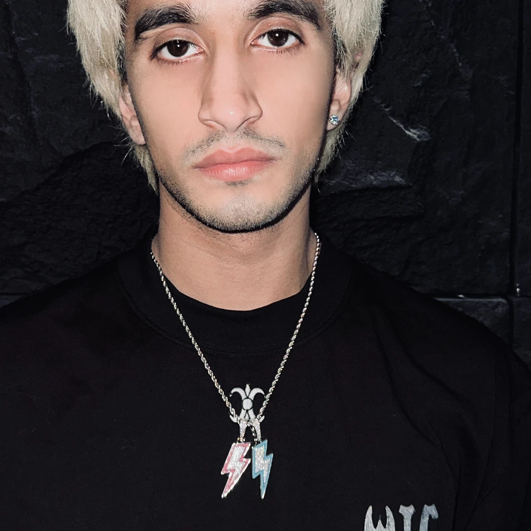 【何公子专属】粉蓝夜光闪电限定吸光吊坠