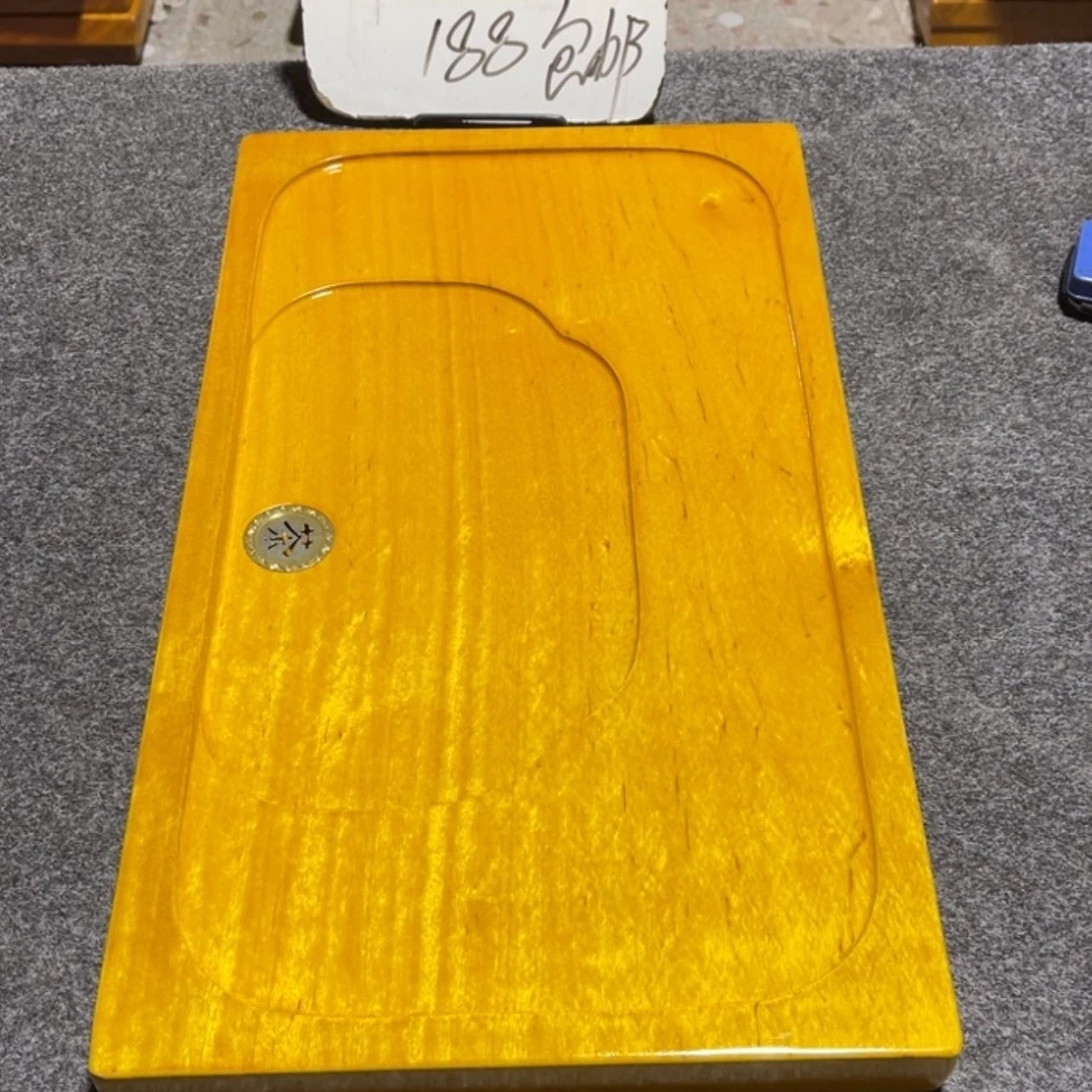 【闪购商品】雕刻木材紫*狼