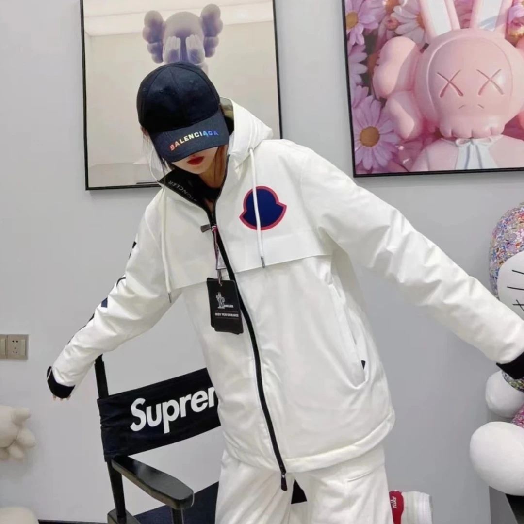 全新未使用 MONCLER 微标长袖外套/3码