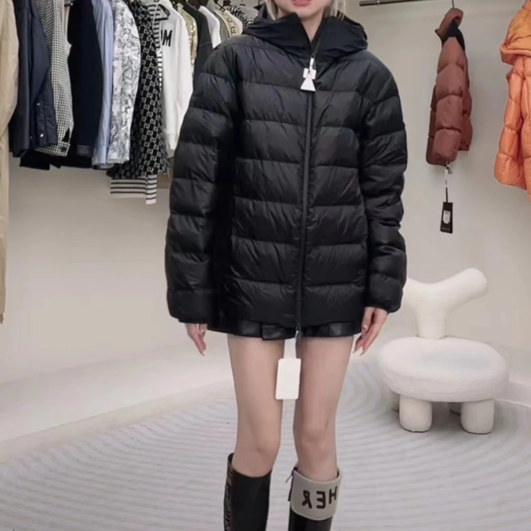 全新未使用 MONCLER Moncler 纯色连帽短款鹅绒服/2码/17930