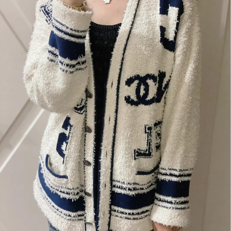 全新未使用 Chanel/香奈儿 排扣针织开衫 米白色/42