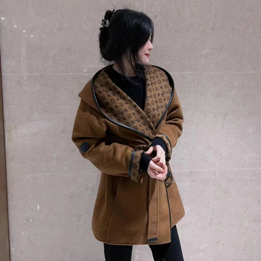 全新未使用  Louis Vuitton 内里满图案连帽外套/36/公价4.4W