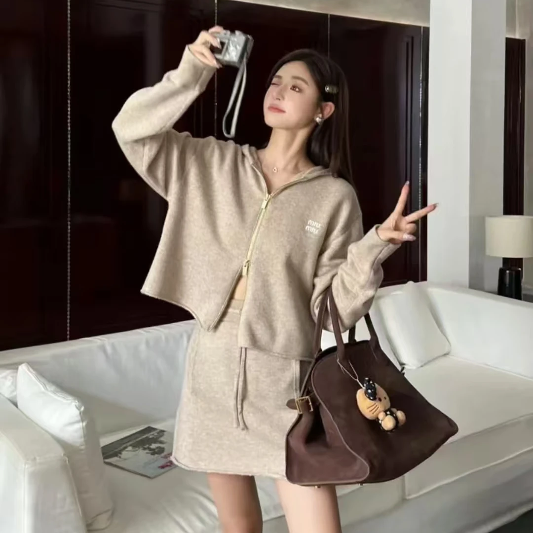 未使用 MIU MIU/缪缪 字母印花连帽拉链长袖夹克外套/36