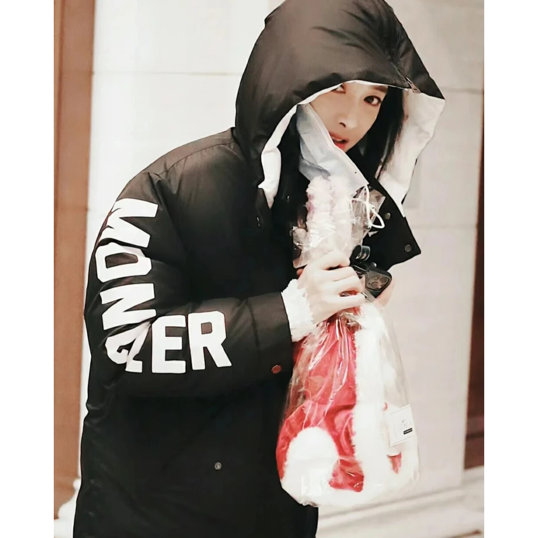 全新未使用 MONCLER 带帽字母印花鹅绒服/3/公价14350/宋茜同款