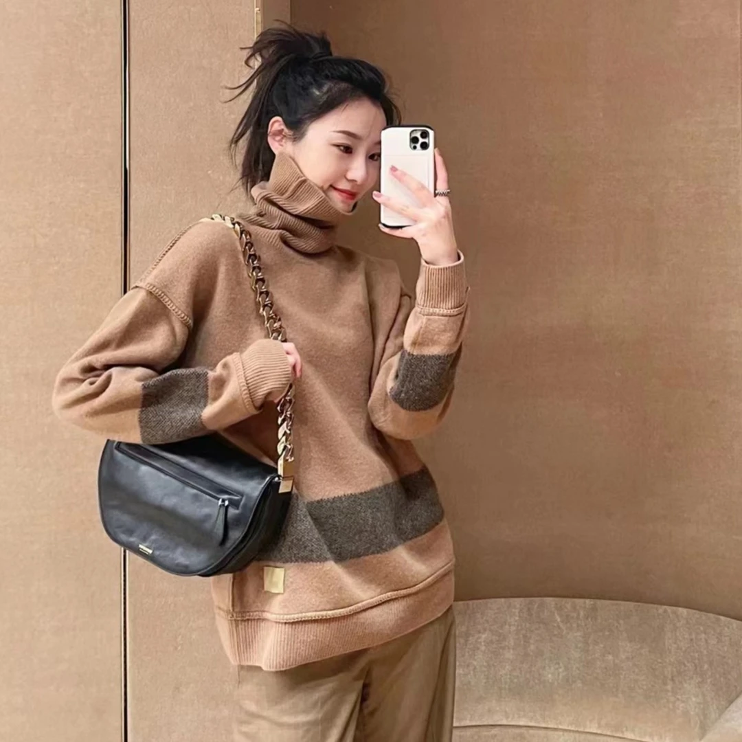 全新未使用 BURBERRY/博柏利 条纹装饰高翻领针织衫/公价11500/M
