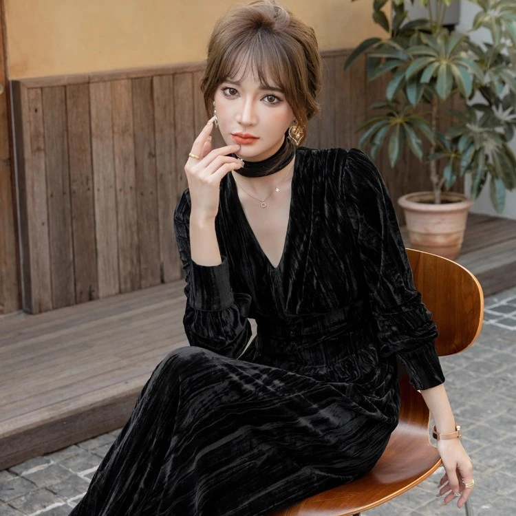 漫凌9317黑色V领金丝绒套装女气质显瘦秋冬长袖秋季时尚赫本风