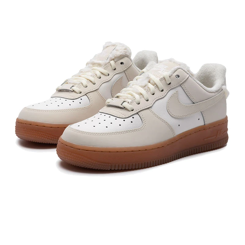 nike耐克女子WMNS AIR FORCE 1 07 LX休闲鞋FV3701-119