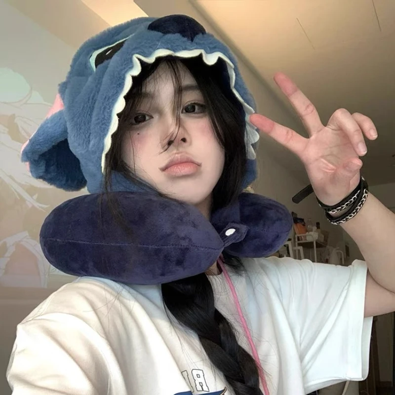 网红同款保暖史迪仔U型枕秋冬帽子可爱毛绒护颈枕u型枕带帽遮阳