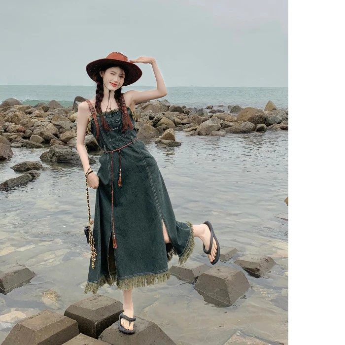复古设计感流苏长款牛仔背带裙收腰显瘦设计感茶歇法式气质连衣裙