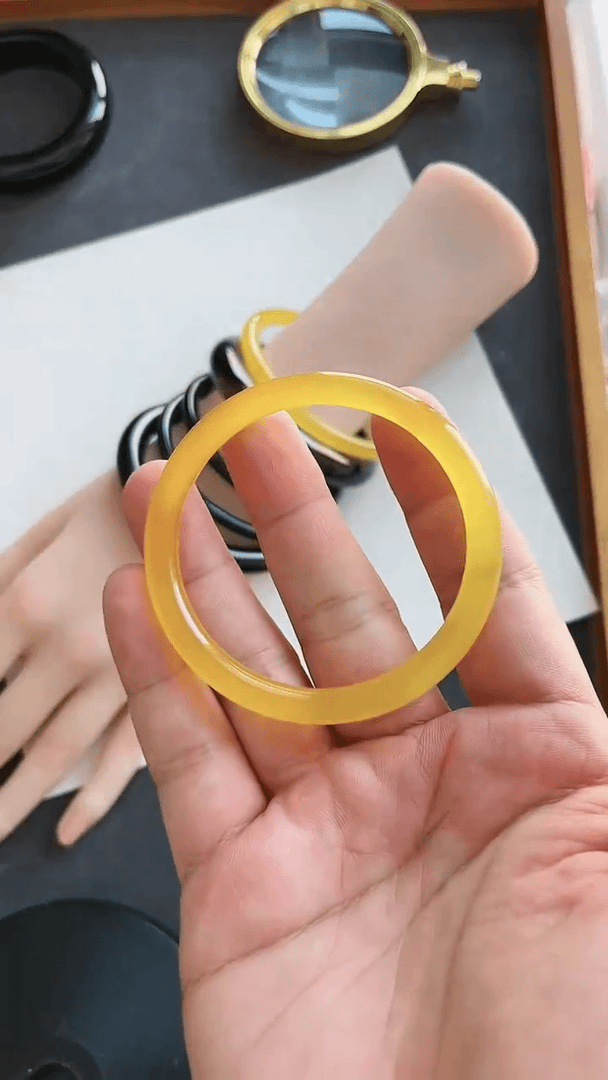 【闪购商品】石英质玉（黄龙玉）手镯合金Q032