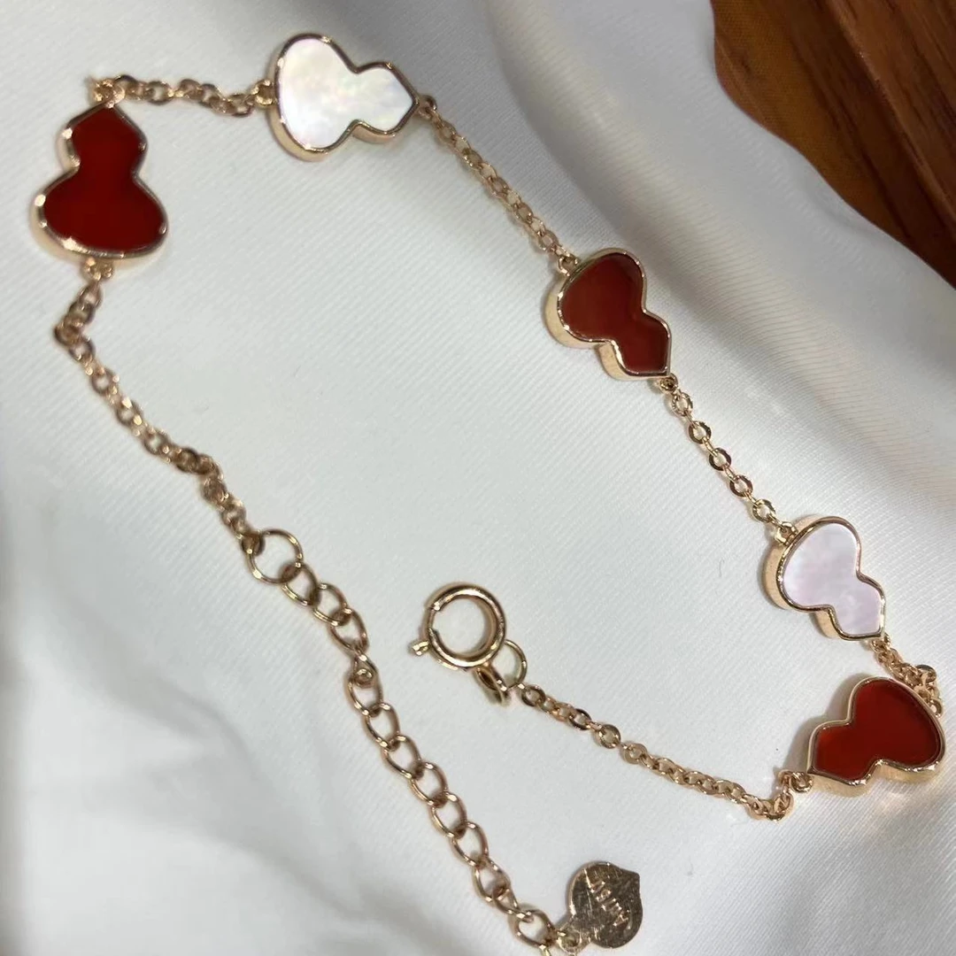 18K金镶嵌       玛瑙五葫芦手链