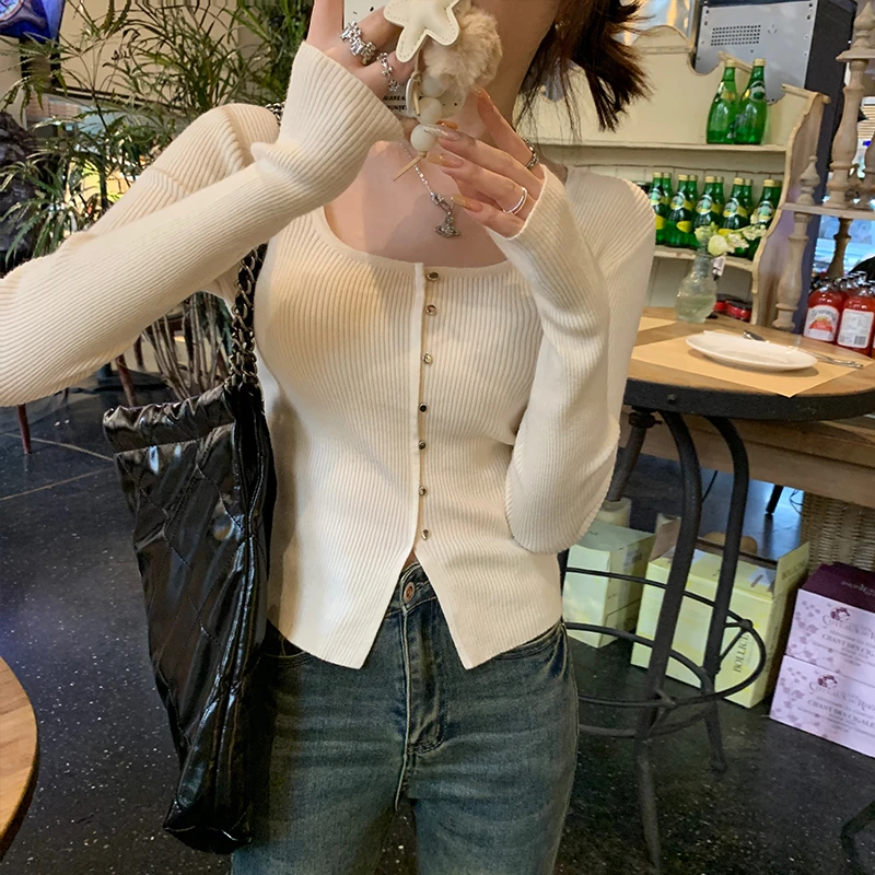 方领针织衫开叉下摆显瘦上衣法式内搭新款女装外穿打底衫小众洋气