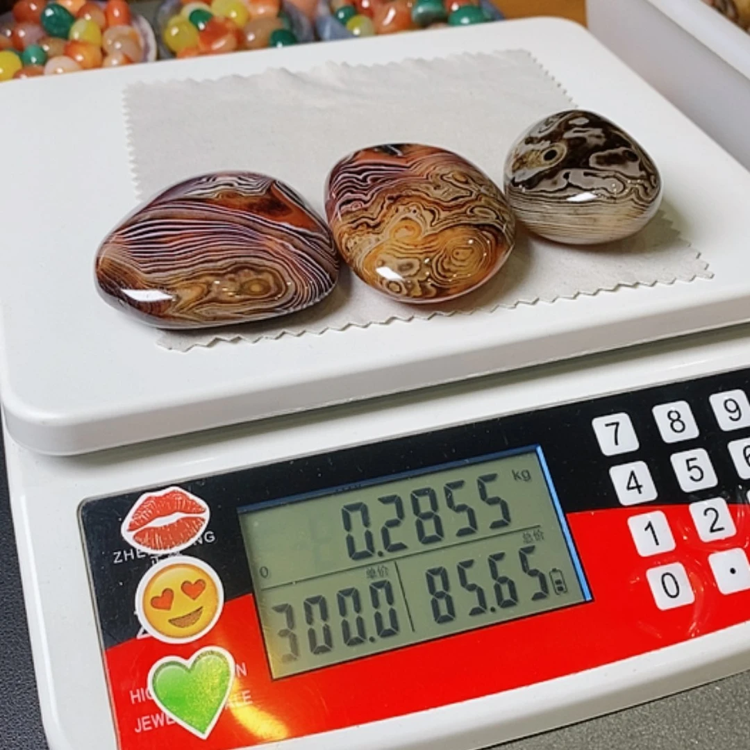 【闪购商品】玛瑙/玉髓手把石三毛合金常**。