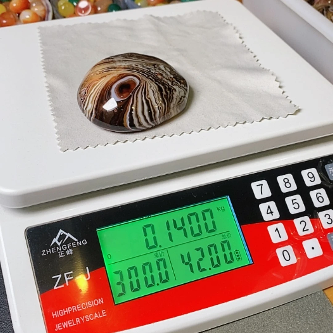 【闪购商品】玛瑙/玉髓手把石三毛未镶嵌八*