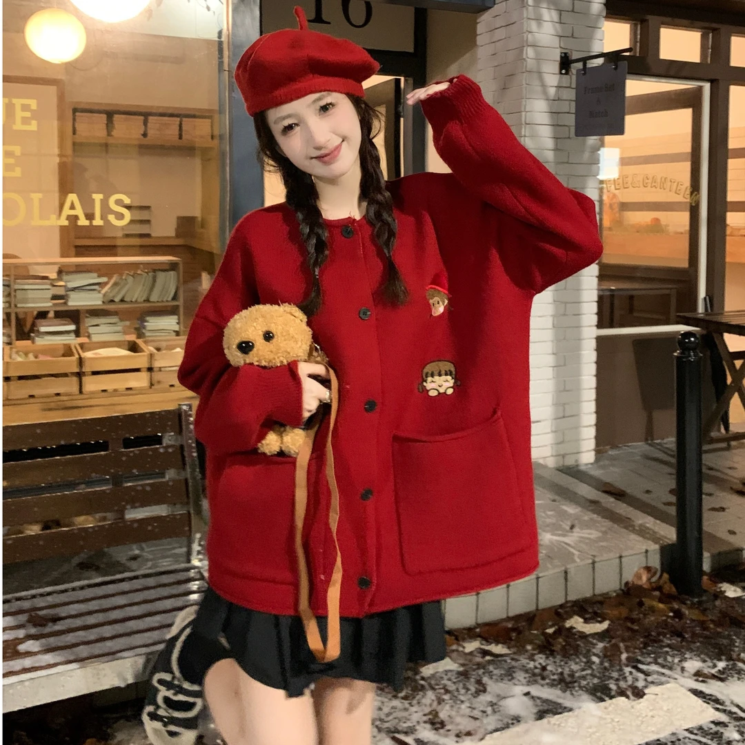 2023秋冬韩系本命年红色圣诞趣味刺绣软糯针织开衫毛衣女宽松外套