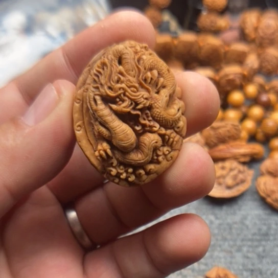 文玩核桃吊坠永**市桃核龙单子