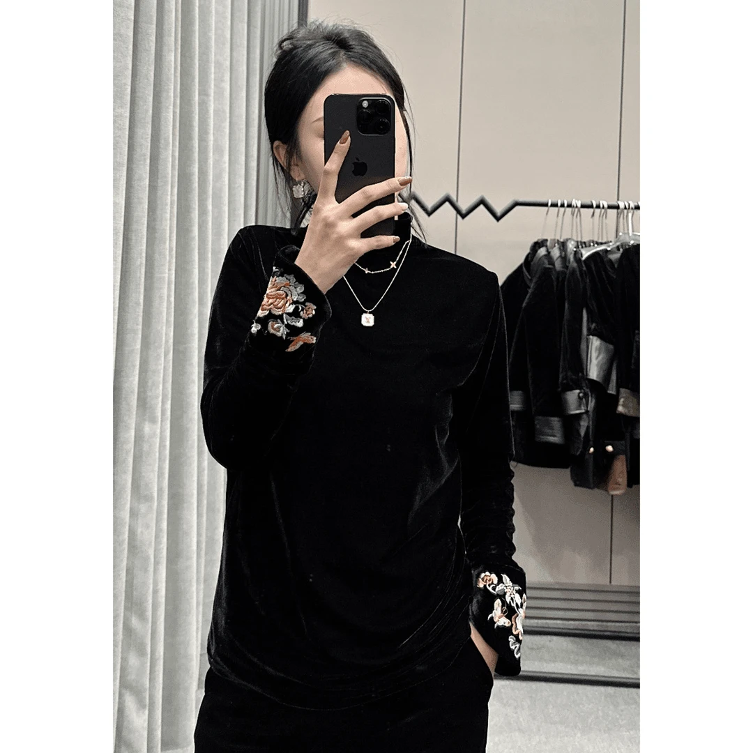 袖口刺绣高领丝绒打底小衫时尚百搭舒适上衣