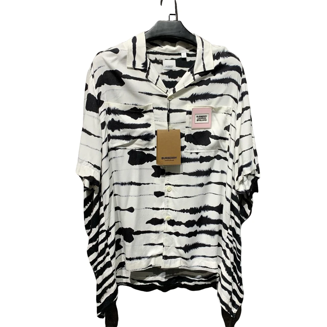 全新带吊/【Burberry】斑马蚕丝短袖/S码/公价8700/Y10104204