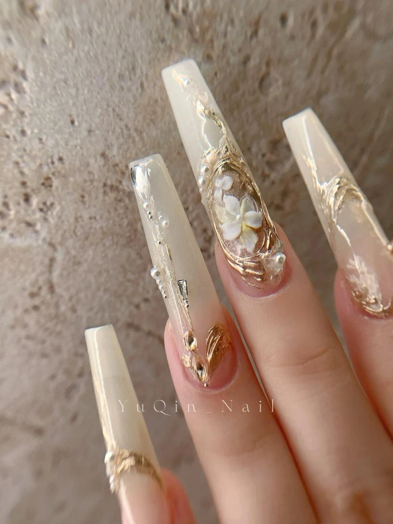 青青子衿纯手工穿戴甲中长款高端冰透金色显白复古高级感美甲甲片