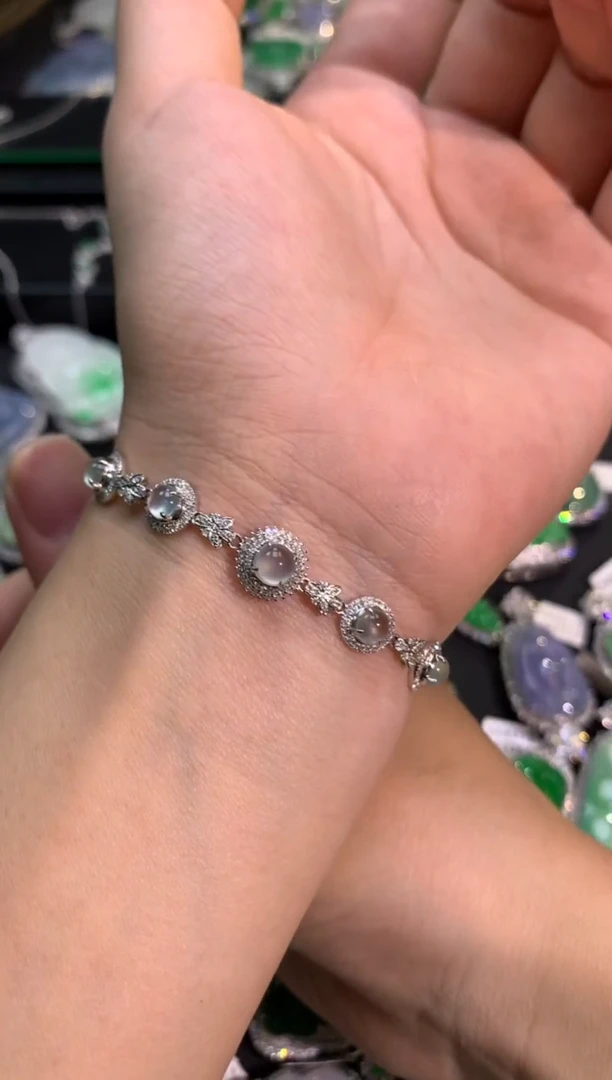 【闪购商品】翡翠吊坠(不含链)18K金镶嵌手链