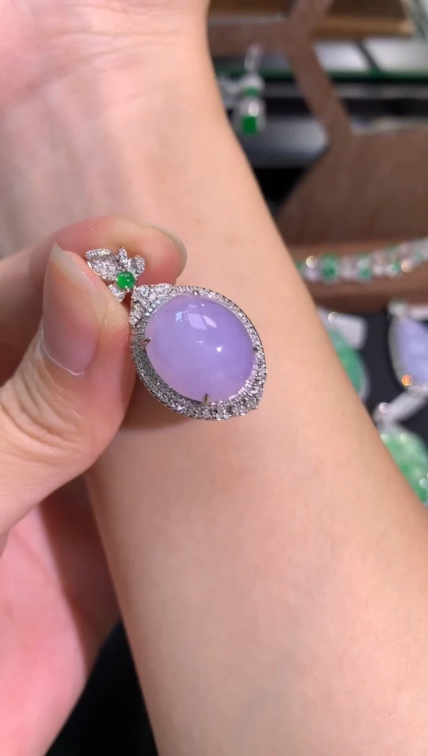 【闪购商品】翡翠吊坠(不含链)18K金镶嵌吊坠