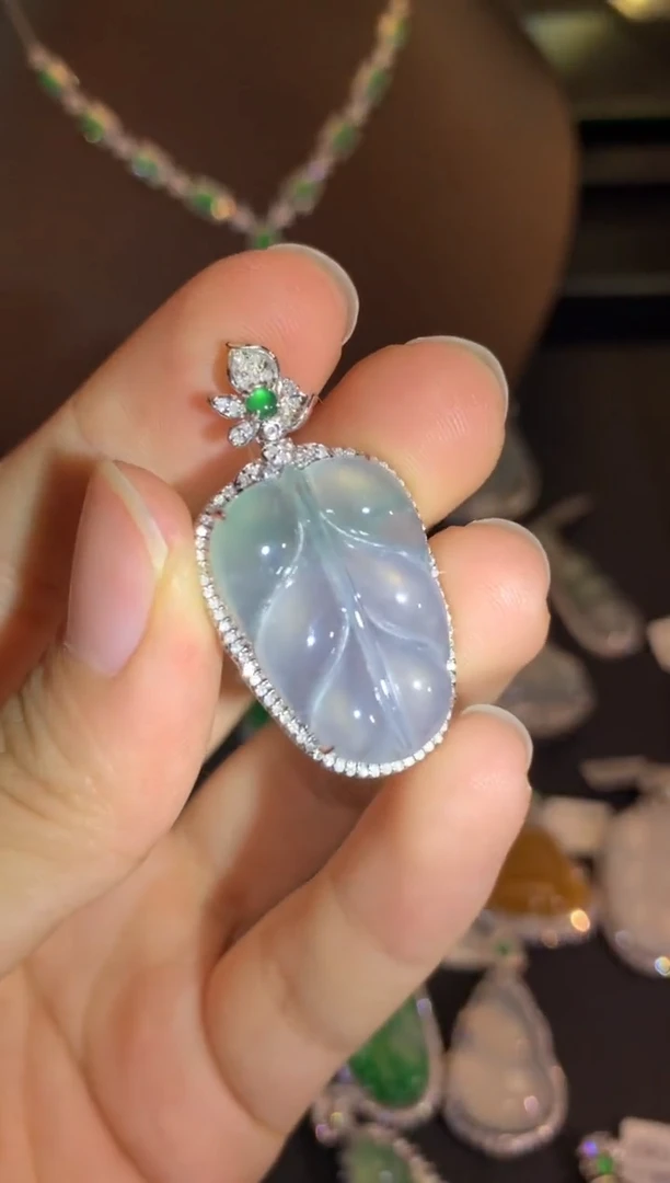 【闪购商品】翡翠吊坠18K金镶嵌叶子