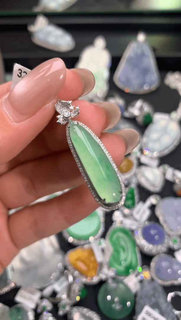 【闪购商品】翡翠吊坠(不含链)18K金镶嵌吊坠