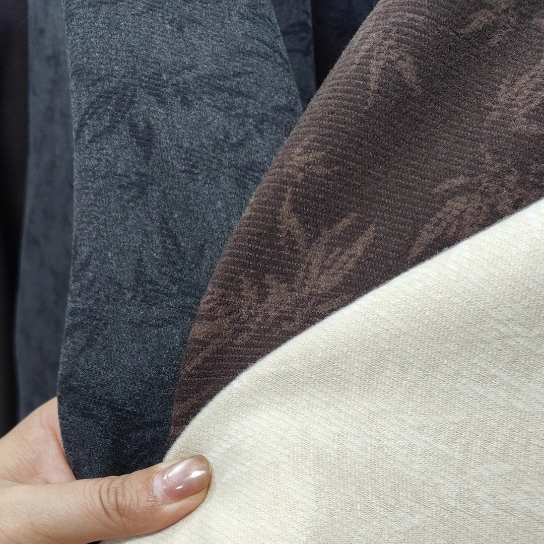 羊毛复合竹叶花，手感舒适柔软，门幅1.6米（非质量问题不支持退换）