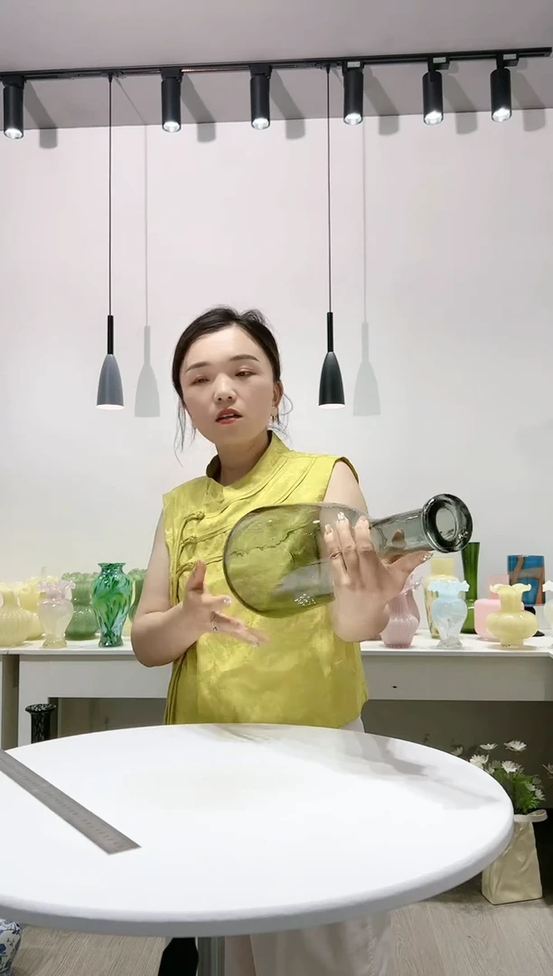 【闪购商品】吊钟花瓶 微瑕