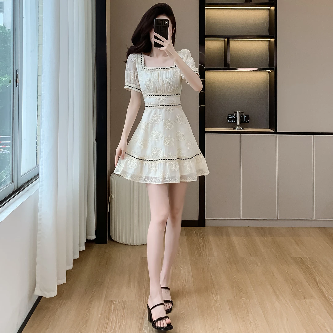温柔风方领连衣裙女夏季新款 小个子气质高腰裙子收腰白色a字短裙