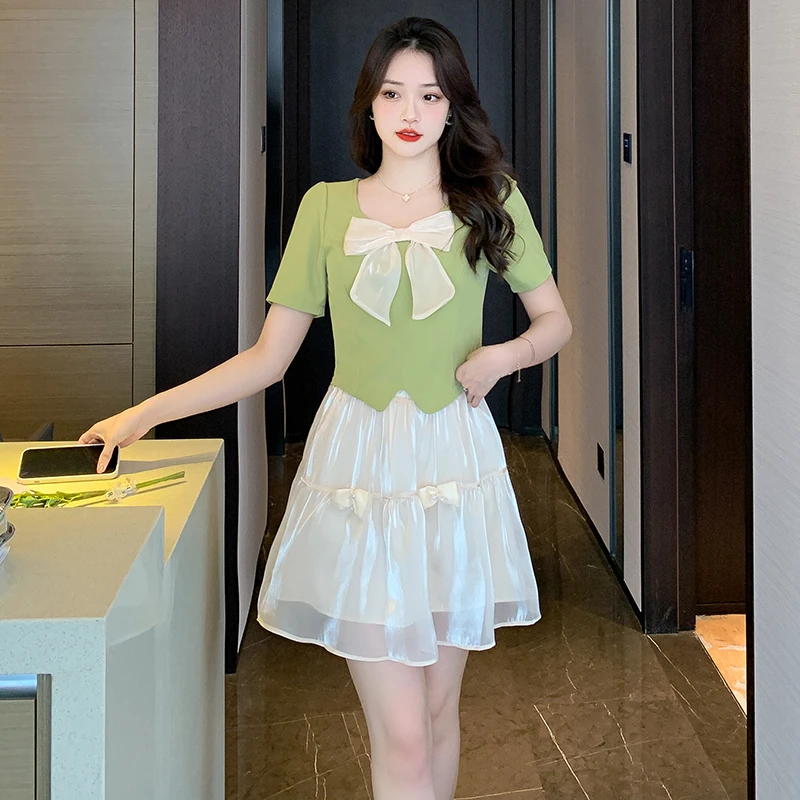 微胖女生显瘦连衣裙夏季新款方领蝴蝶结上衣甜美减龄蓬蓬裙两件套