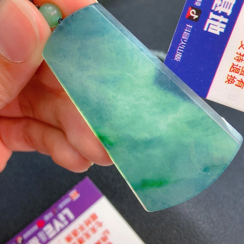 【闪购商品】翡翠颈饰未镶嵌