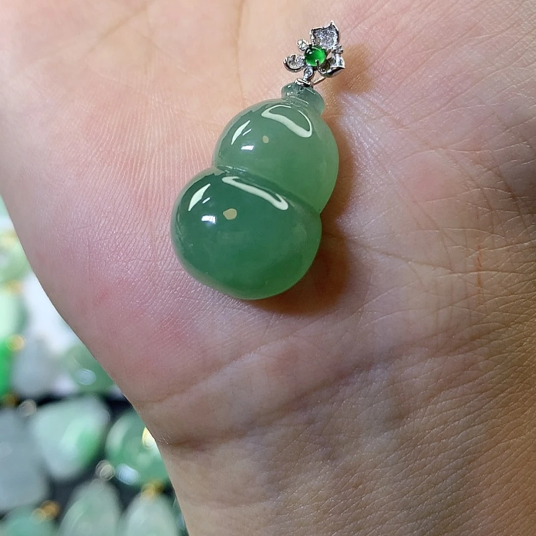 【闪购商品】翡翠吊坠(赠链)18K金镶嵌