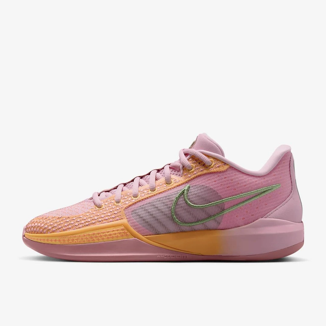 NIKE/耐克Sabrina 1 潮流防滑耐磨低帮篮球鞋 粉橙色 FQ3389-600