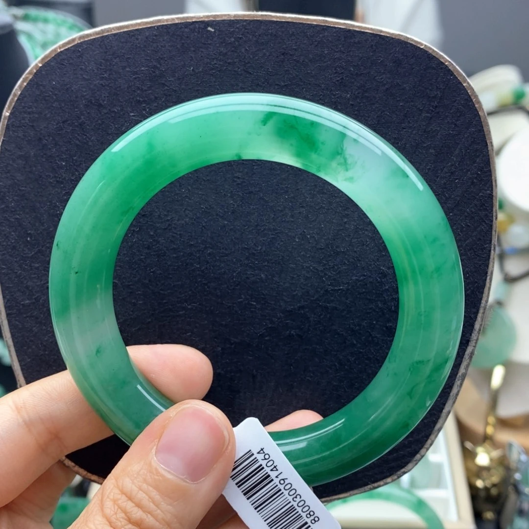 【闪购商品】石英质玉手镯未镶嵌莲
